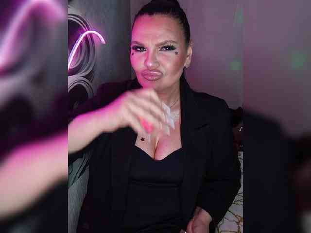 Brunetochkaaa webcam