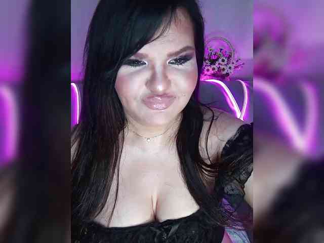 Brunetochkaaa webcam