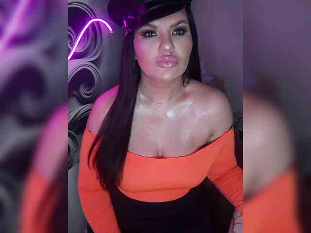 Brunetochkaaa webcam