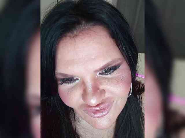 Brunetochkaaa webcam