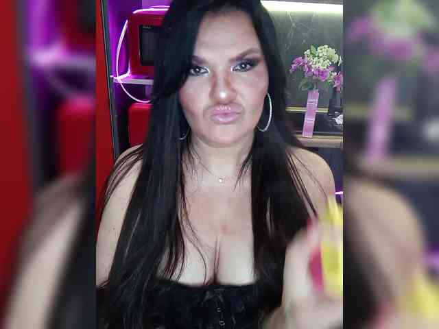 Brunetochkaaa webcam