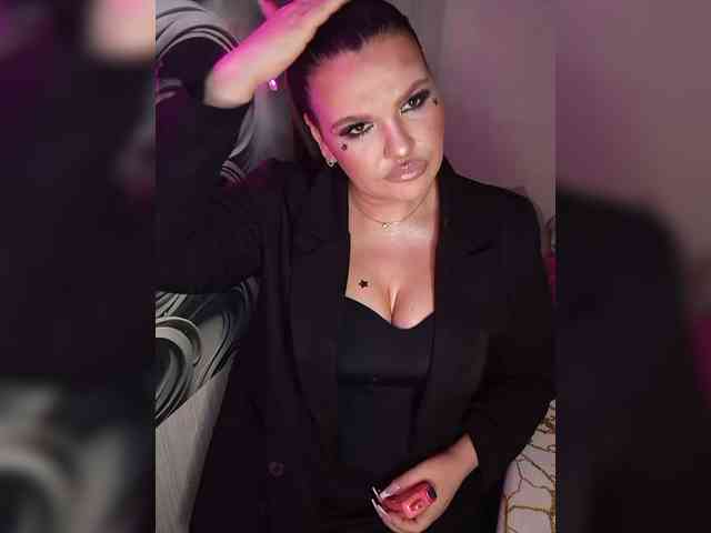 Brunetochkaaa webcam