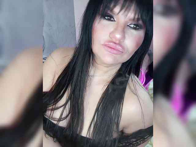 Brunetochkaaa webcam