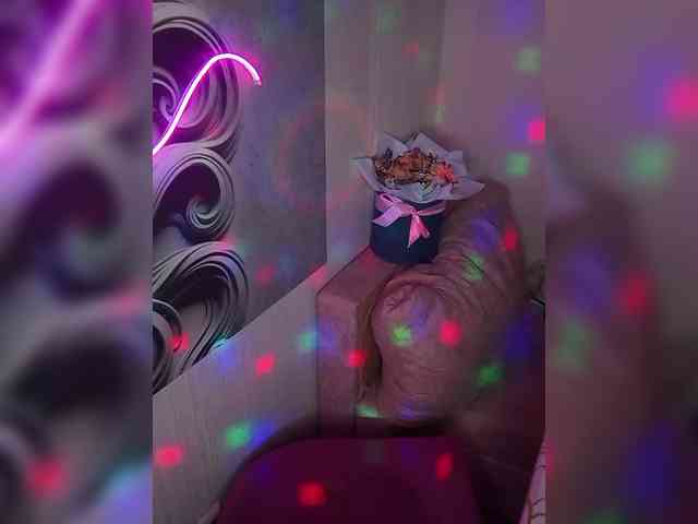 Brunetochkaaa webcam