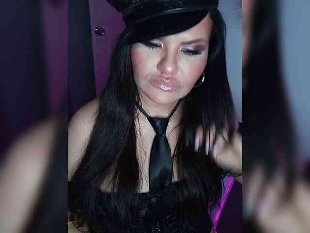 Brunetochkaaa webcam
