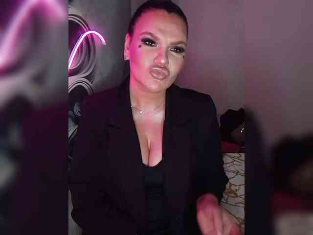 Brunetochkaaa webcam