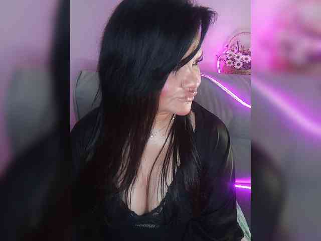 Brunetochkaaa webcam