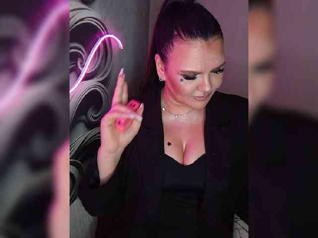 Brunetochkaaa webcam