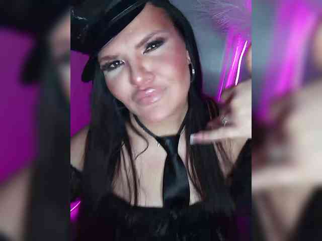 Brunetochkaaa webcam