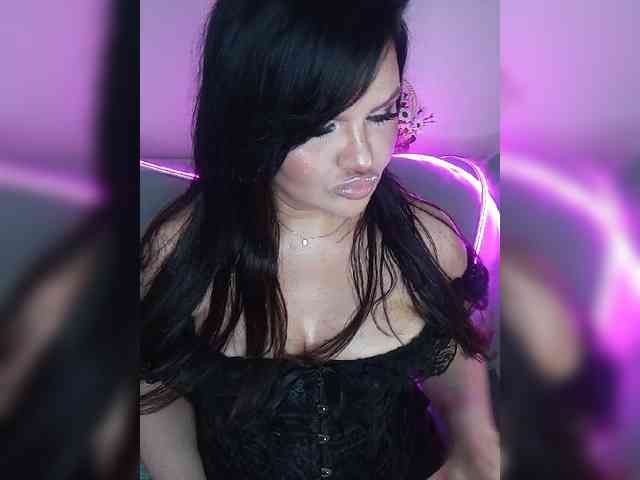 Brunetochkaaa webcam
