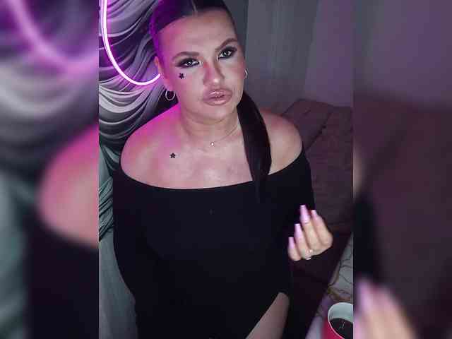 Brunetochkaaa webcam