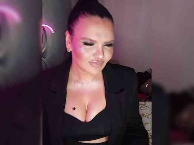 Brunetochkaaa webcam