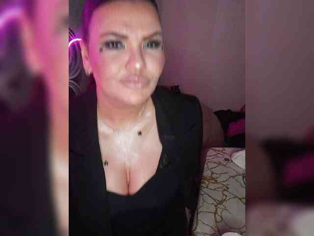 Brunetochkaaa webcam