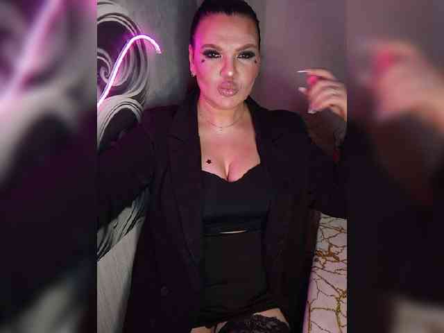 Brunetochkaaa webcam