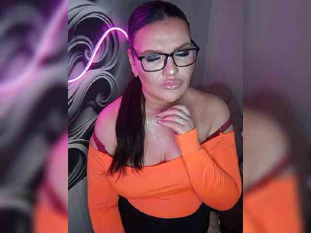 Brunetochkaaa webcam