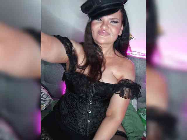 Brunetochkaaa webcam