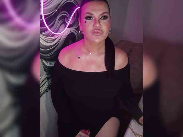 Brunetochkaaa webcam