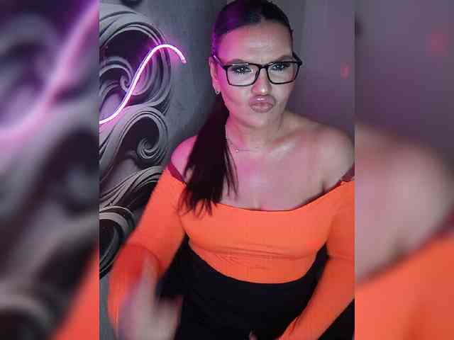 Brunetochkaaa webcam