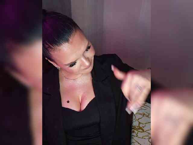 Brunetochkaaa webcam