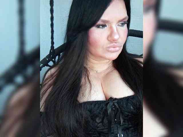 Brunetochkaaa webcam