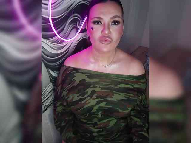 Brunetochkaaa webcam