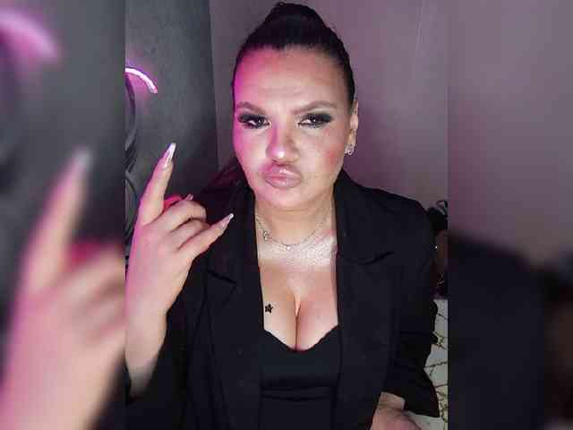 Brunetochkaaa webcam