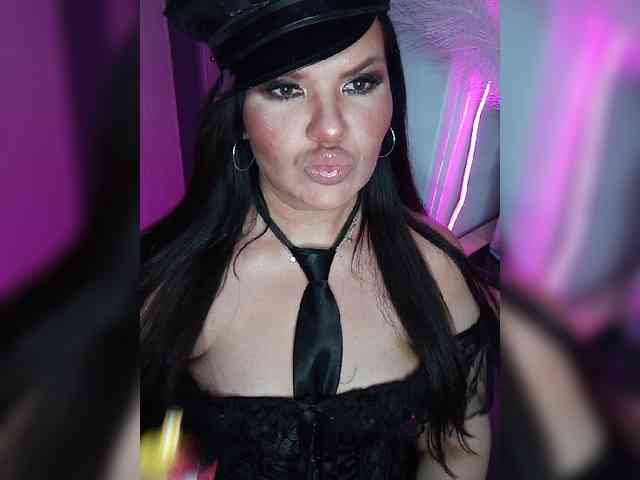 Brunetochkaaa webcam