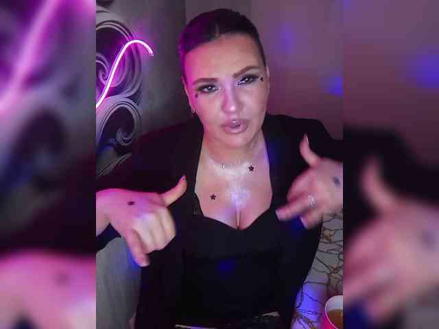 Brunetochkaaa webcam
