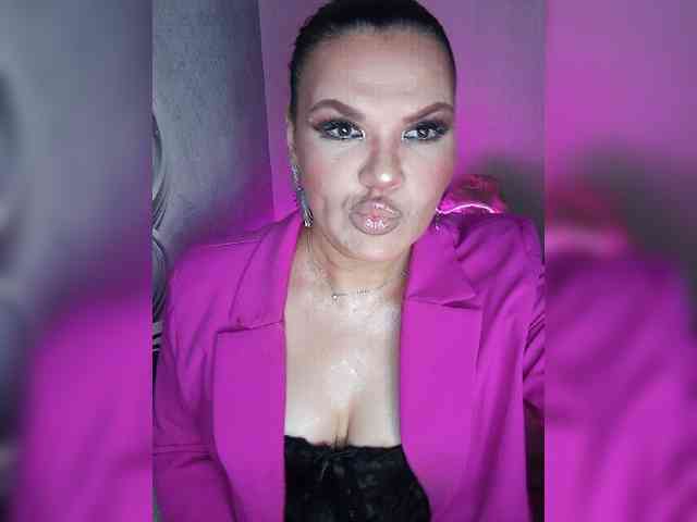 Brunetochkaaa webcam