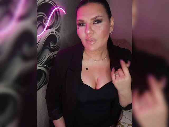 Brunetochkaaa webcam