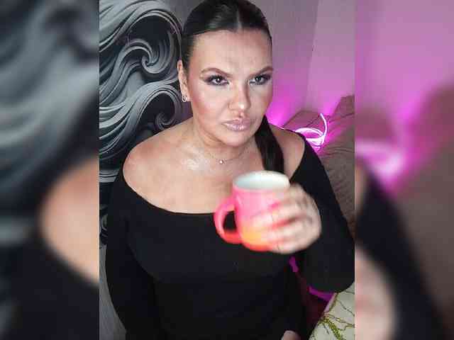 Brunetochkaaa webcam