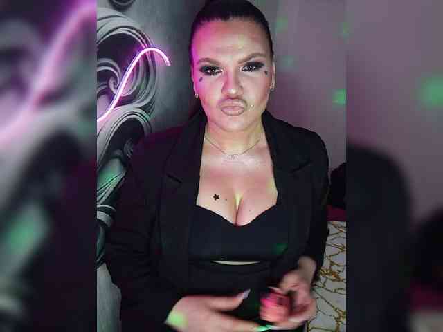 Brunetochkaaa webcam