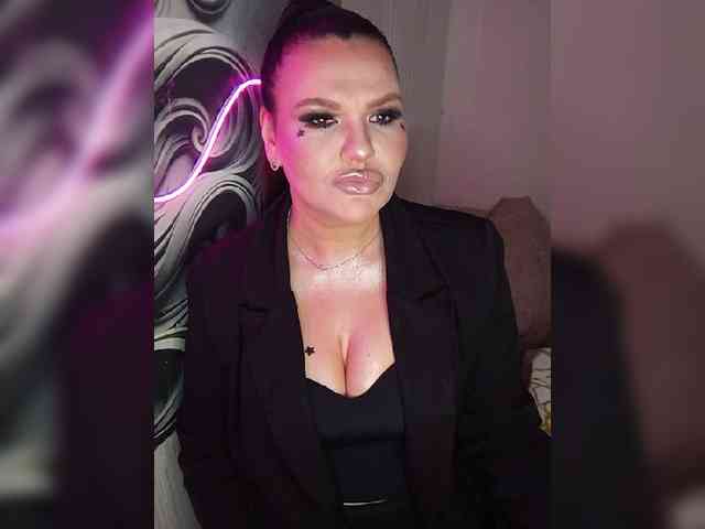 Brunetochkaaa webcam