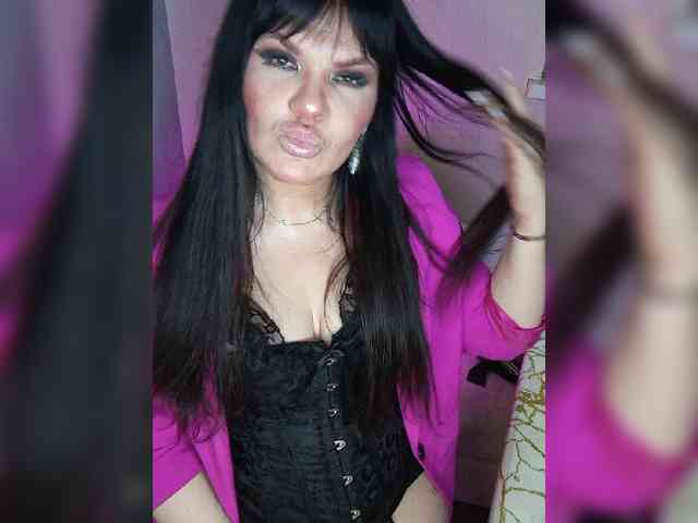 Brunetochkaaa webcam