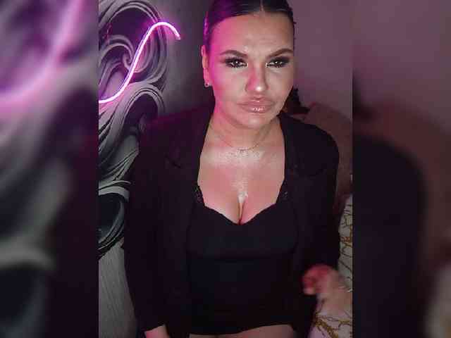 Brunetochkaaa webcam
