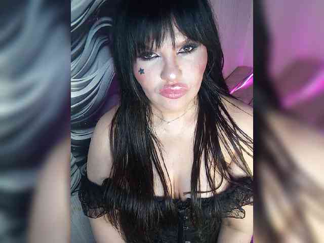 Brunetochkaaa webcam