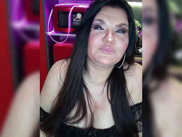 Brunetochkaaa webcam