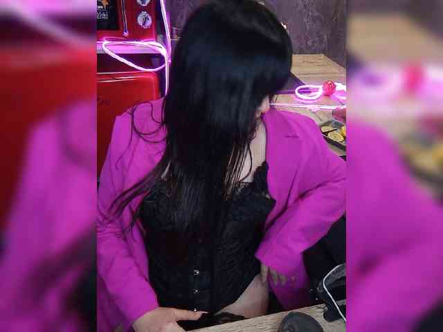 Brunetochkaaa webcam