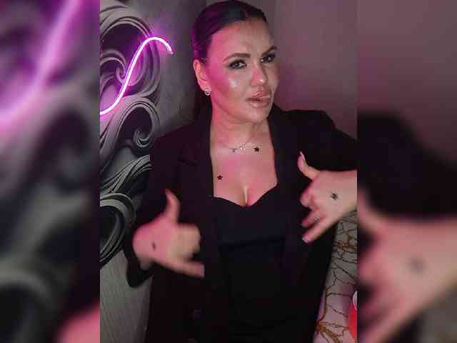 Brunetochkaaa webcam