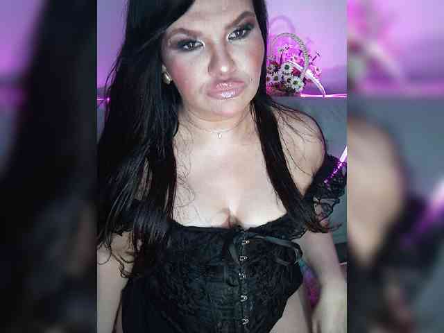 Brunetochkaaa webcam