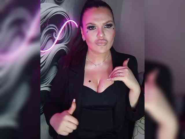 Brunetochkaaa webcam