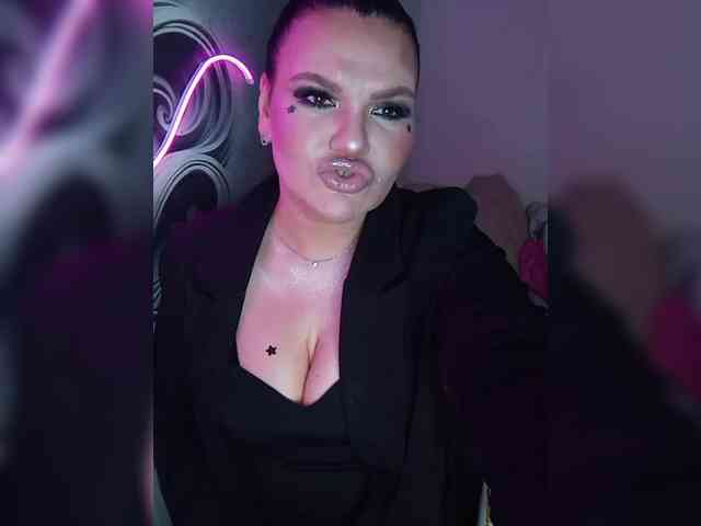 Brunetochkaaa webcam