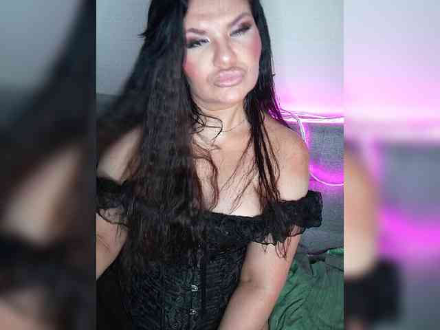 Brunetochkaaa webcam