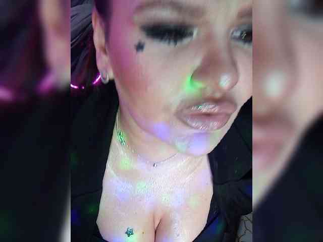 Brunetochkaaa webcam