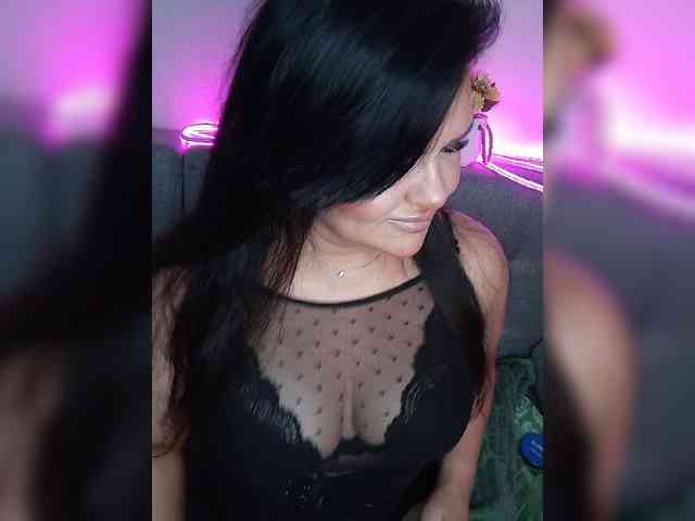 Brunetochkaaa webcam