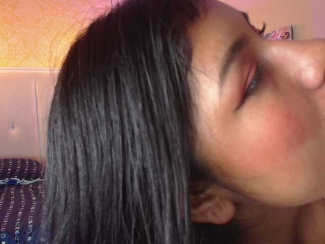 ChantalPetit's BongaCams show and profile