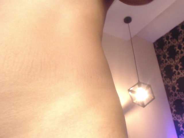 ChantalPetit live cam preview