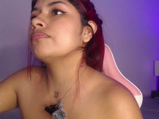 ChantalPetit live cam on UnifiedCams