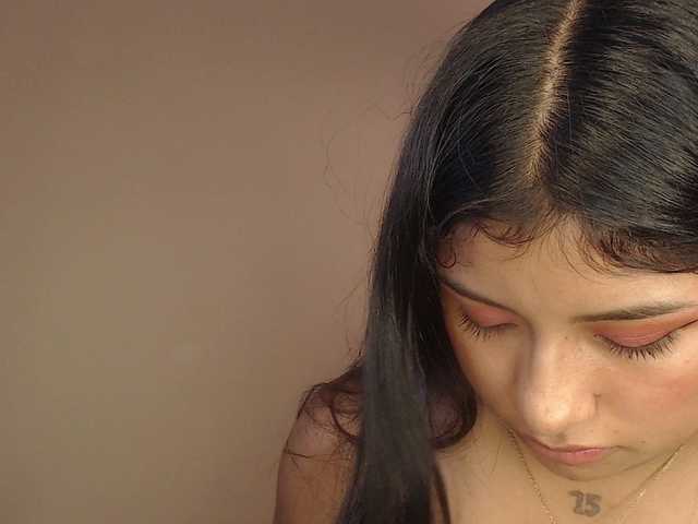 ChantalPetit live cam on UnifiedCams
