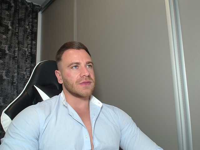 Thori921 live webcam show